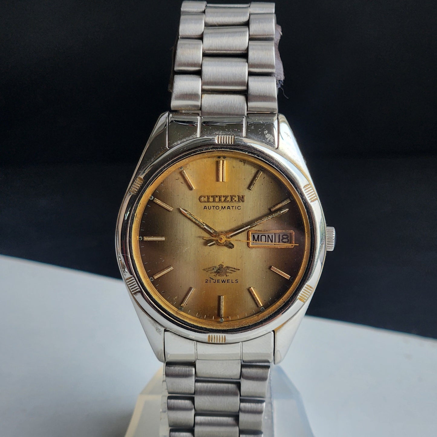 Vintage Original Citizen Automatic 8200 Golden Face 21 Jewels With Exhibition Back Day-Date Japanese Men's Wrist Watch IN32