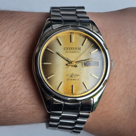 Vintage Original Citizen Automatic 8200 Golden Face 21 Jewels With Exhibition Back Day-Date Japanese Men's Wrist Watch IN32
