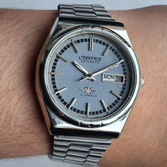 Vintage Original Citizen Automatic 8200 Grey Face 21 Jewels With Exhibition Back Day-Date Japanese Men's Wrist Watch IN39