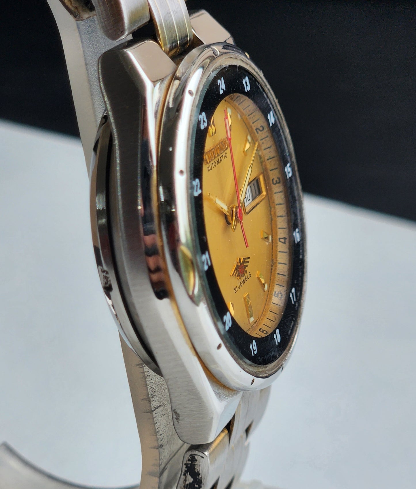 Vintage Original Citizen Automatic 8200 Golden Face 21 Jewels With Exhibition Back Day-Date Japanese Men's Wrist Watch IN45