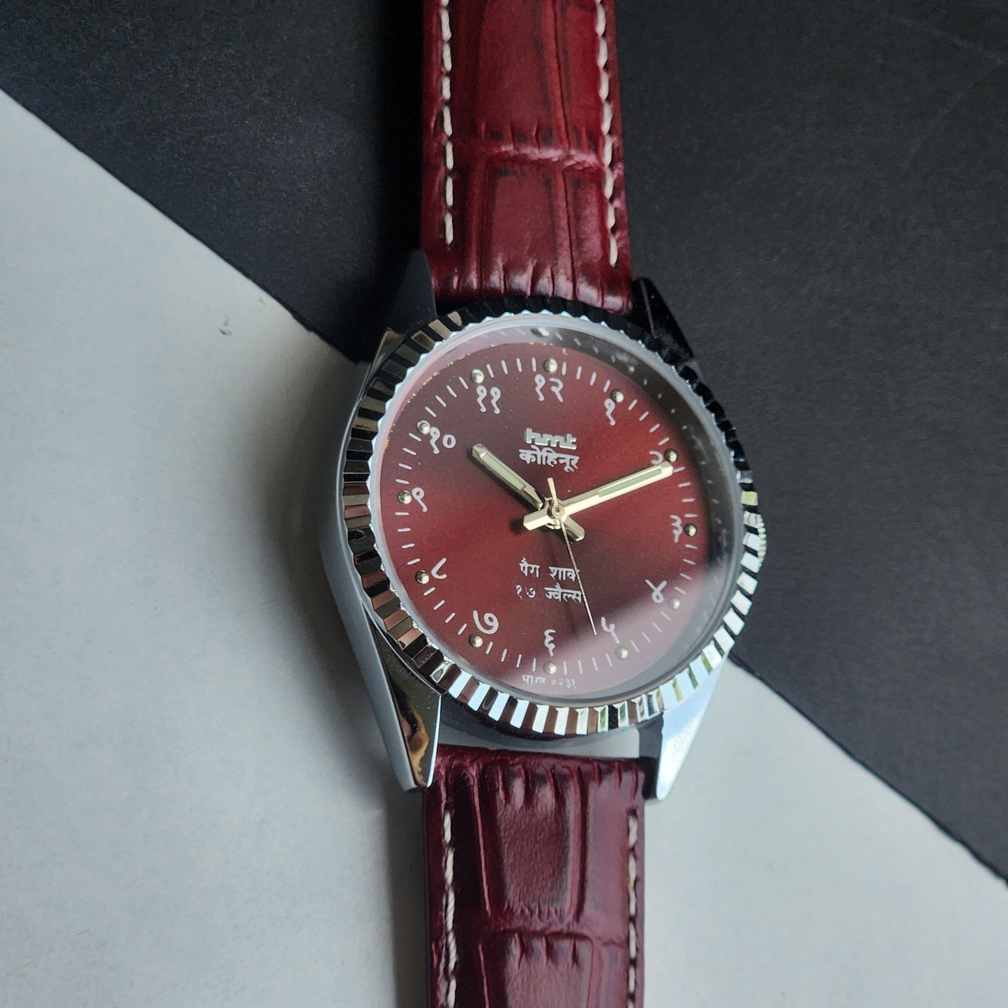 Vintage Mod HMT Kohinoor Devanagari Hand Winding 17 Jewels Red Face Fluted Bezel Red Croco Leather Strap Men's Wrist Watch J04