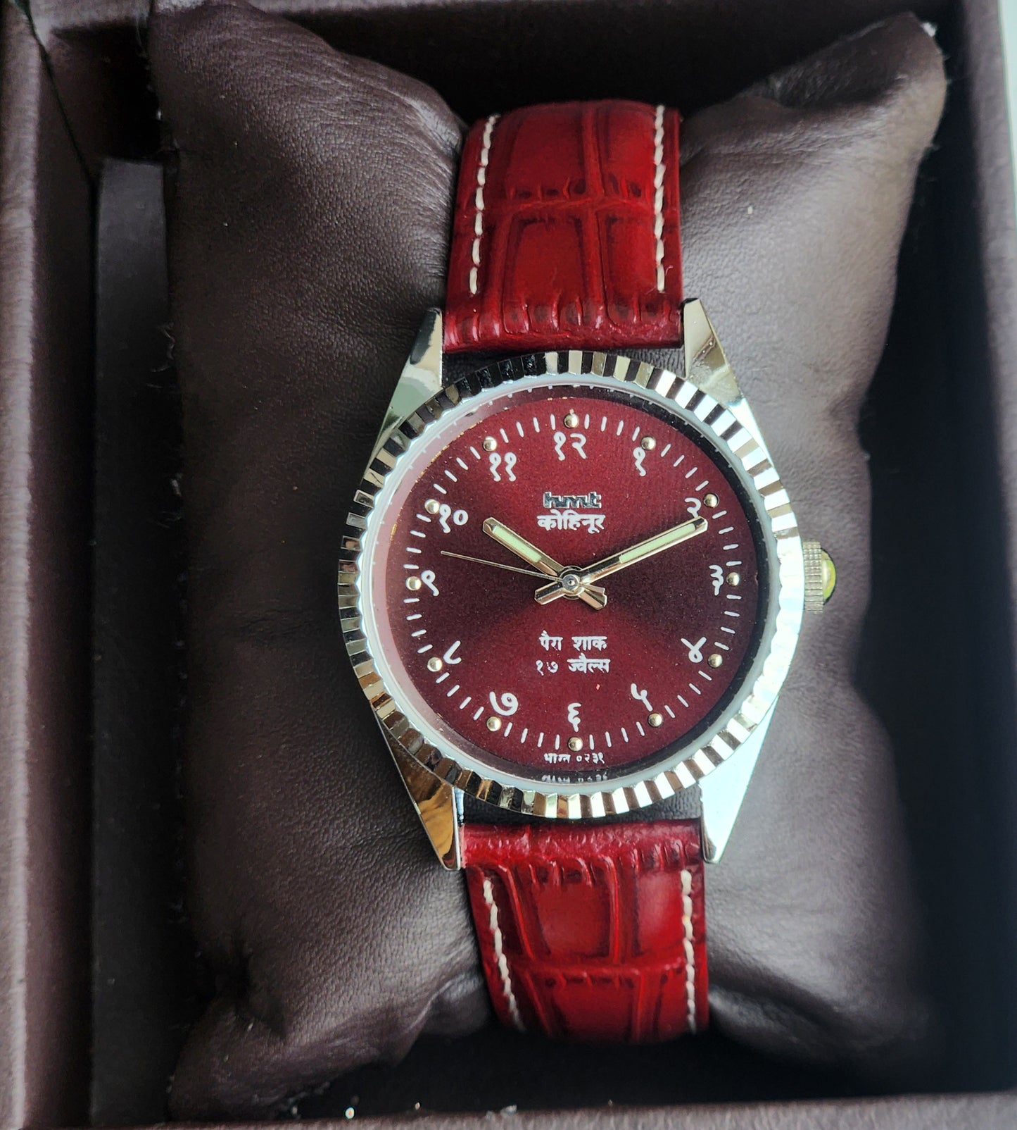 Vintage Mod HMT Kohinoor Devanagari Hand Winding 17 Jewels Red Face Fluted Bezel Red Croco Leather Strap Men's Wrist Watch J04