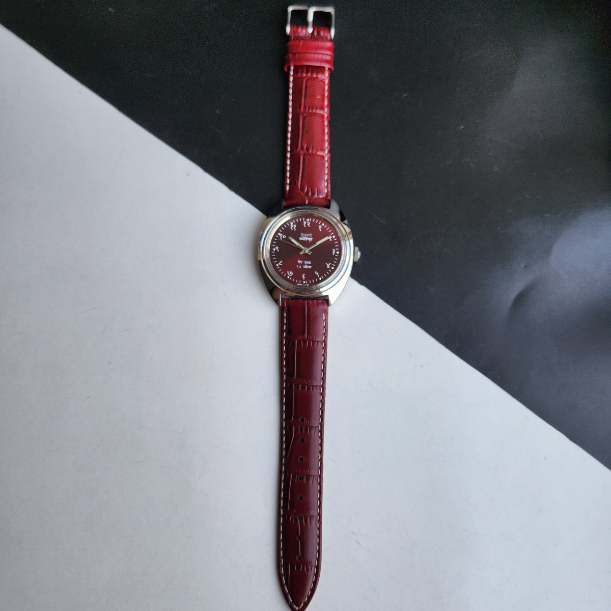 Vintage Mod HMT Kohinoor Devanagari Hand Winding 17 Jewels Red Face Red Croco Leather Strap Men's Wrist Watch J10