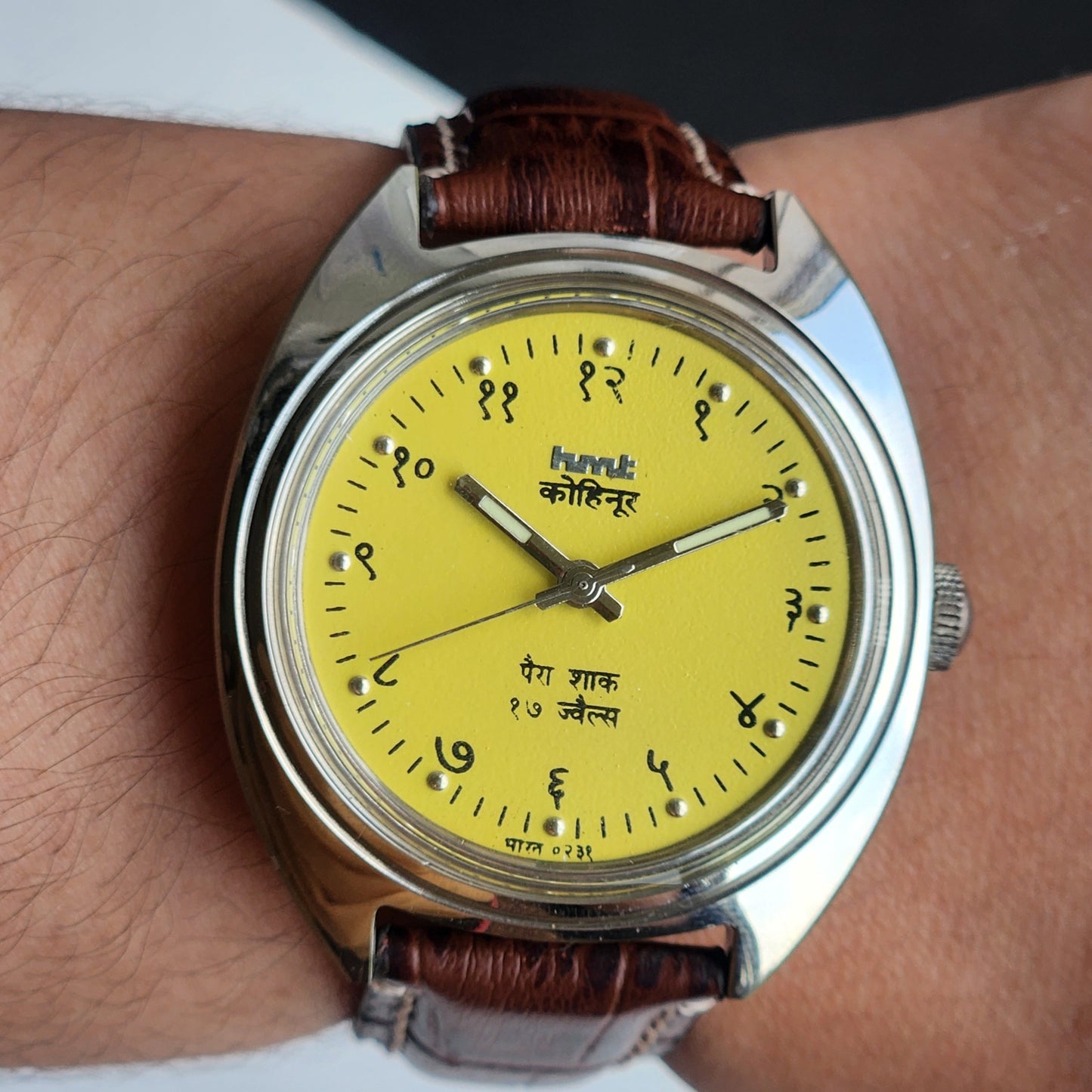 Vintage Mod HMT Kohinoor Devanagari Hand Winding 17 Jewels Yellow Face Brown Croco Leather Strap Men's Wrist Watch J12