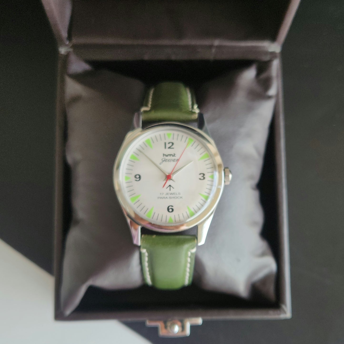 Vintage HMT Jawan Hand Winding 17 Jewels White Face Green Leather Strap Men's Wrist Watch J38