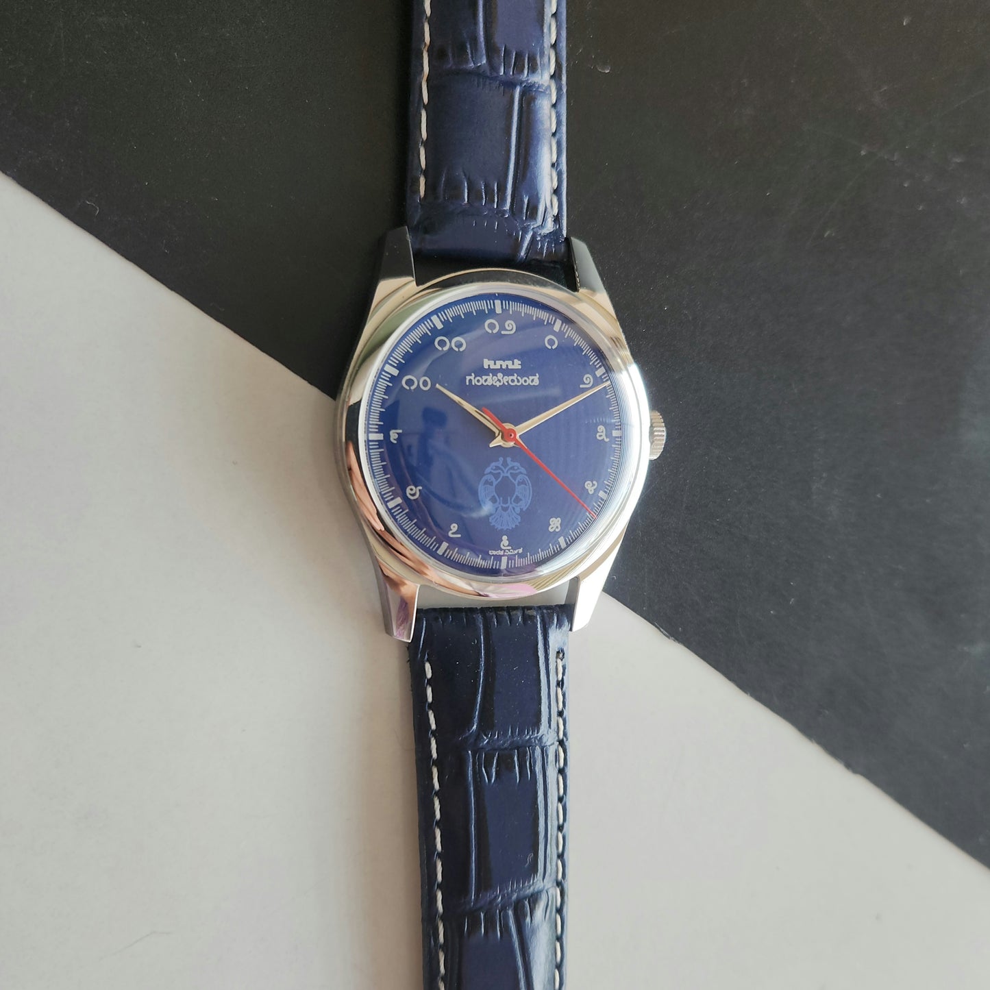 Vintage MOD HMT Gandaberunda Hand Winding 17 Jewels Blue Face Blue Leather Strap Men's Wrist Watch J43