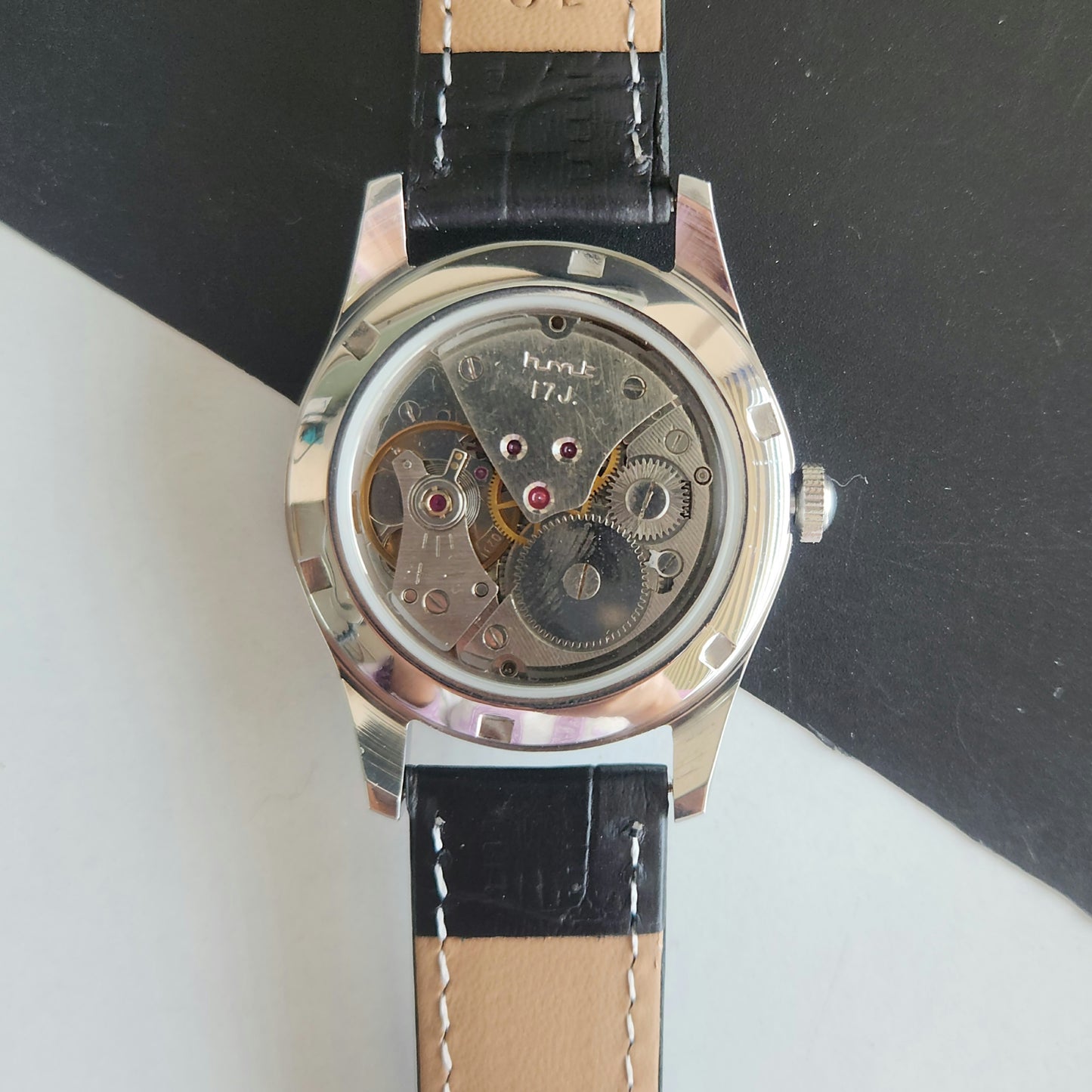 Vintage MOD HMT Gandaberunda Hand Winding 17 Jewels Red Face Black Leather Strap Men's Wrist Watch J44