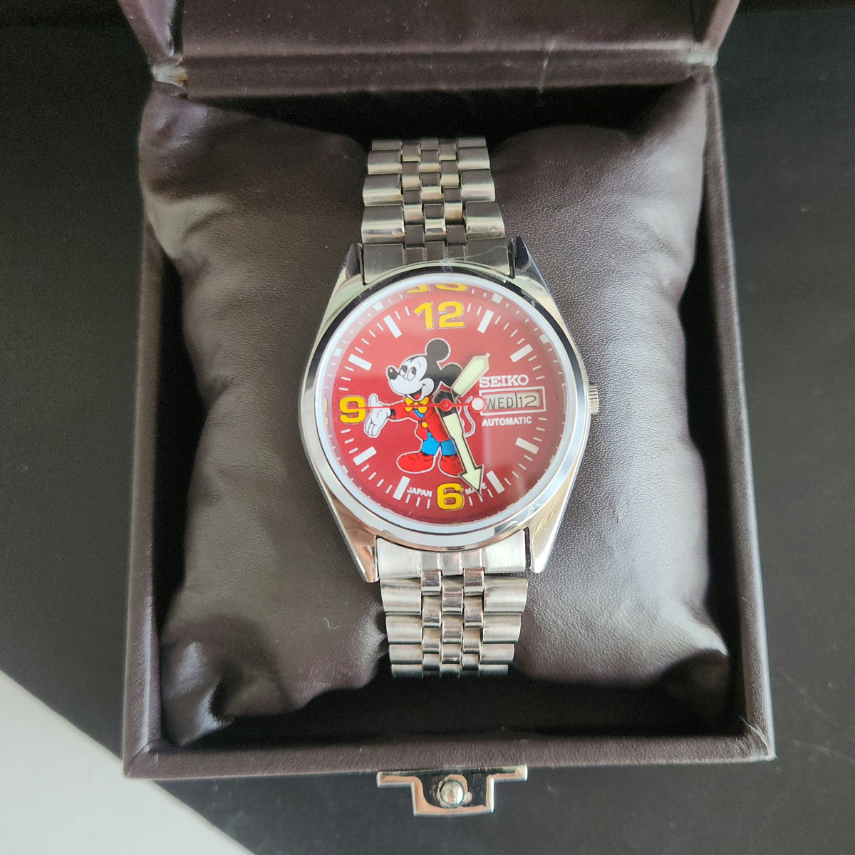 Vintage MOD Seiko 5 Automatic 23 Jewels Cal.6349 Red Face Repainted Mickey Mouse Jubilee Bracelet Men's Wrist Watch J50