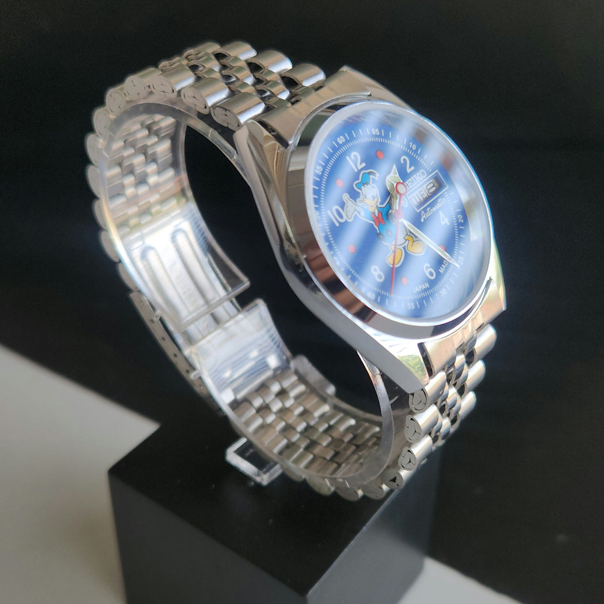 Vintage MOD Seiko 5 Automatic 17 Jewels Cal.6309 Blue Face Repainted Mickey Mouse Jubilee Bracelet Men's Wrist Watch J51