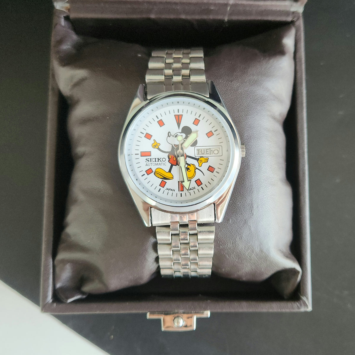 Vintage MOD Seiko 5 Automatic 21 Jewels Cal.6319 White Face Repainted Mickey Mouse Jubilee Bracelet Men's Wrist Watch J54