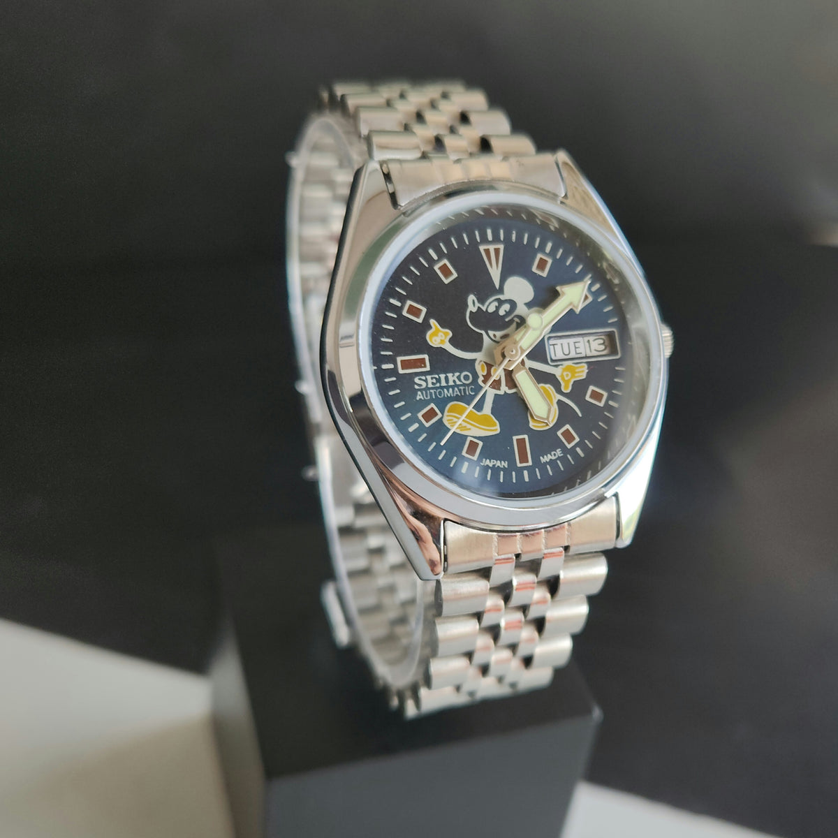 Vintage MOD Seiko 5 Automatic 17 Jewels Cal.6309 Blue Face Repainted Mickey Mouse Jubilee Bracelet Men's Wrist Watch J55