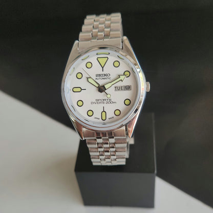 Vintage MOD Seiko 5 Automatic 21 Jewels Cal.6319 White Face Jubilee Bracelet Men's Wrist Watch J60
