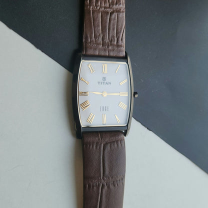 Original TITAN EDGE 1044YCE31 Barrel White Face 29MM Case Men's Watch J64
