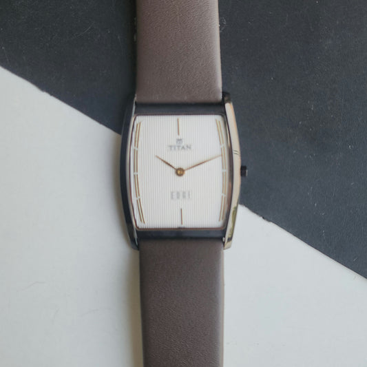 Original TITAN EDGE 1044YCE31 Barrel White Face 29MM Case Men's Watch J65