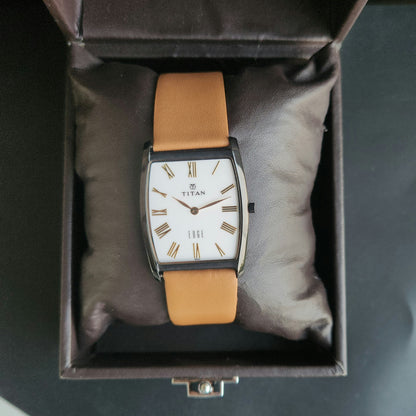 Original TITAN EDGE 1044YCE31 Barrel White Face 29MM Case Men's Watch J67