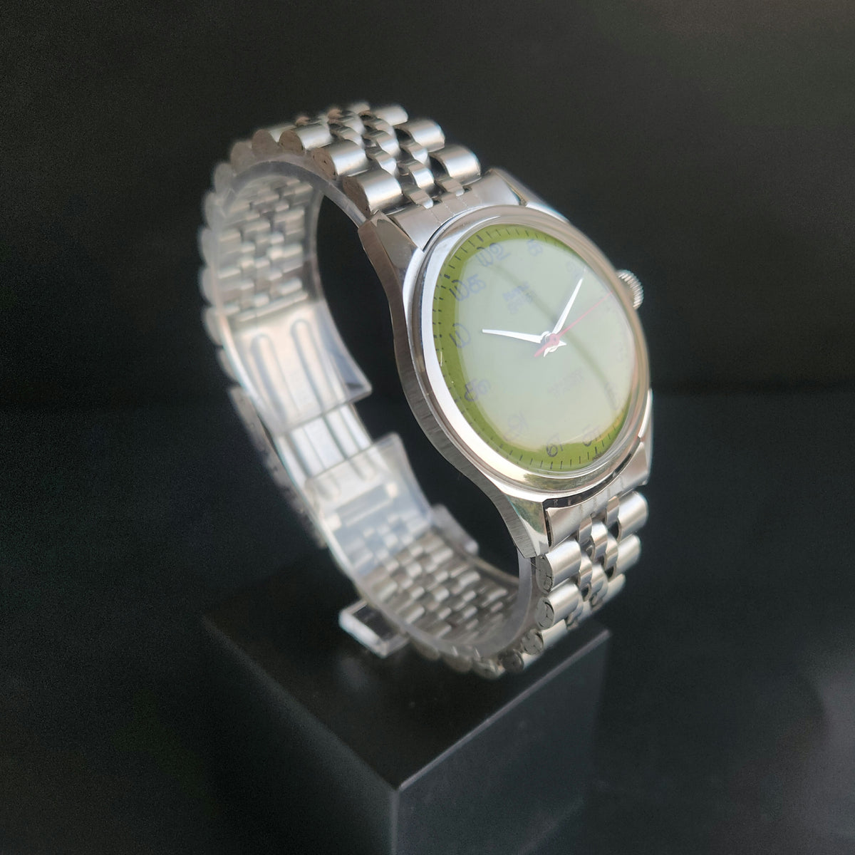 Vintage MOD HMT Janata Tamil Hand Winding 17 Jewels Parrot Green 35mm Silver Case With Bracelet Men's Wrist Watch J73