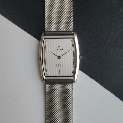Original TITAN EDGE 1044YCE31 Barrel White Face 29MM Case Men's Watch J84