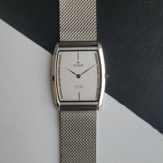Original TITAN EDGE 1044YCE31 Barrel White Face 29MM Case Men's Watch J84