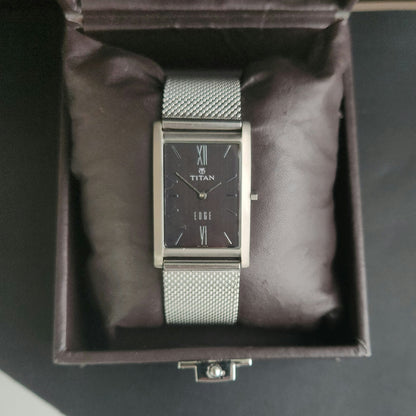 Original TITAN EDGE 1043NBA Rectangle Black Face 25MM Case Men's Watch J91