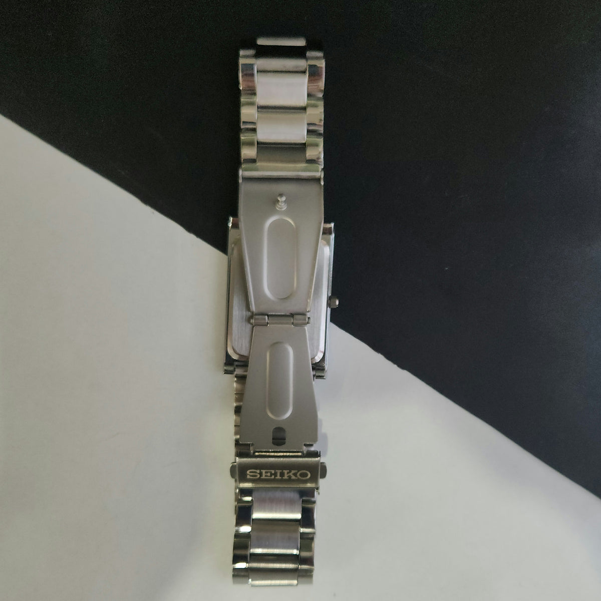 MOD Seiko Slim Rectangular Quartz Red Face Bracelet Men's Wrist Watch J94