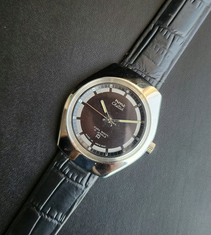 Vintage Original HMT Chetak Hand Winding 17 Jewels Black Face Black Leather Strap Men's Wrist Watch J108