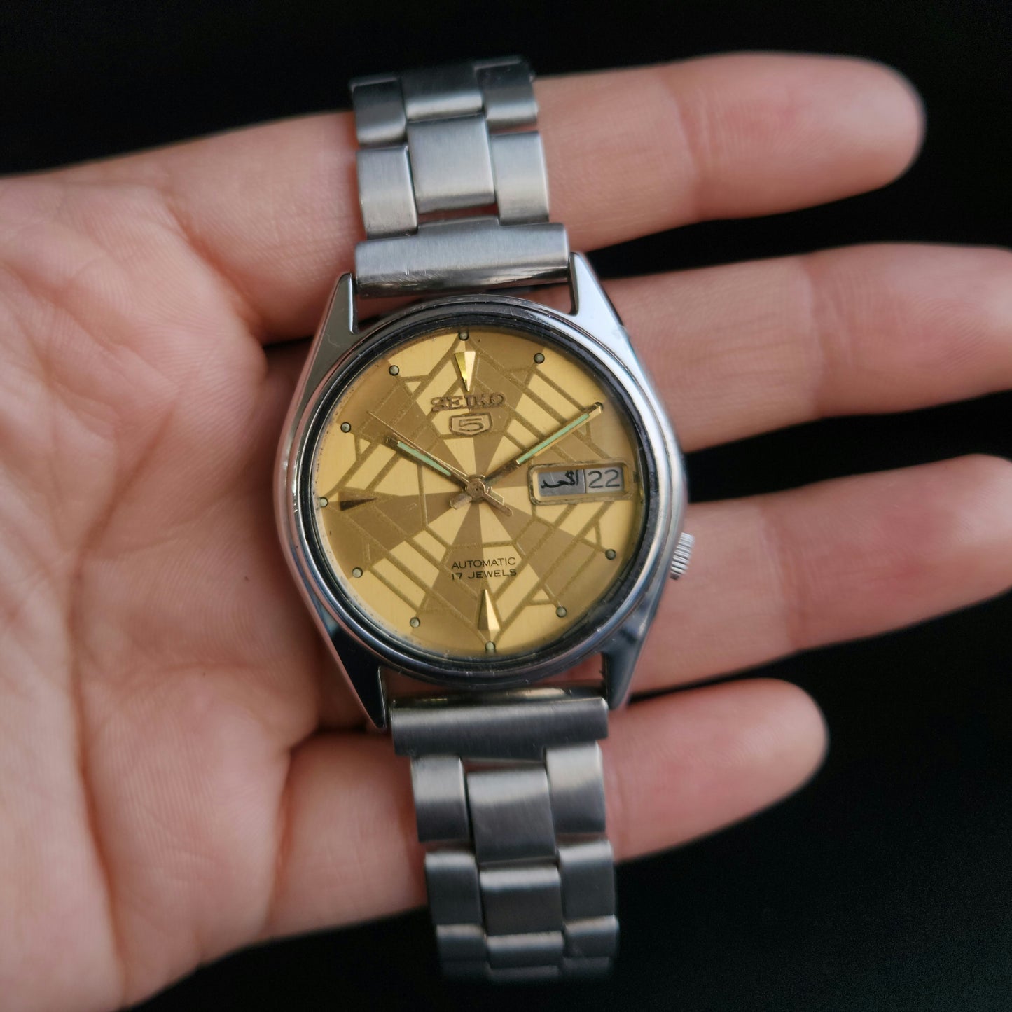 Vintage 1986 Original Seiko 5 Automatic 7009-3161 Golden Face 17 Jewels Day-Date Japanese Men's Wrist Watch J102