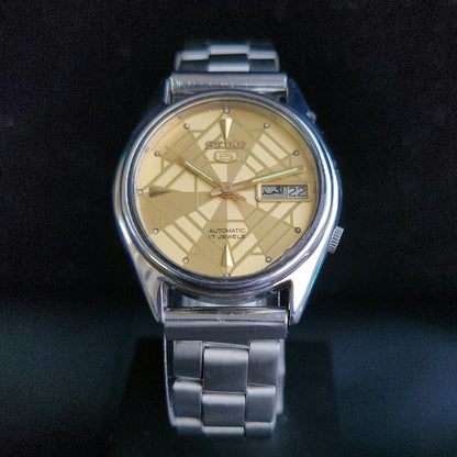 Vintage 1986 Original Seiko 5 Automatic 7009-3161 Golden Face 17 Jewels Day-Date Japanese Men's Wrist Watch J102