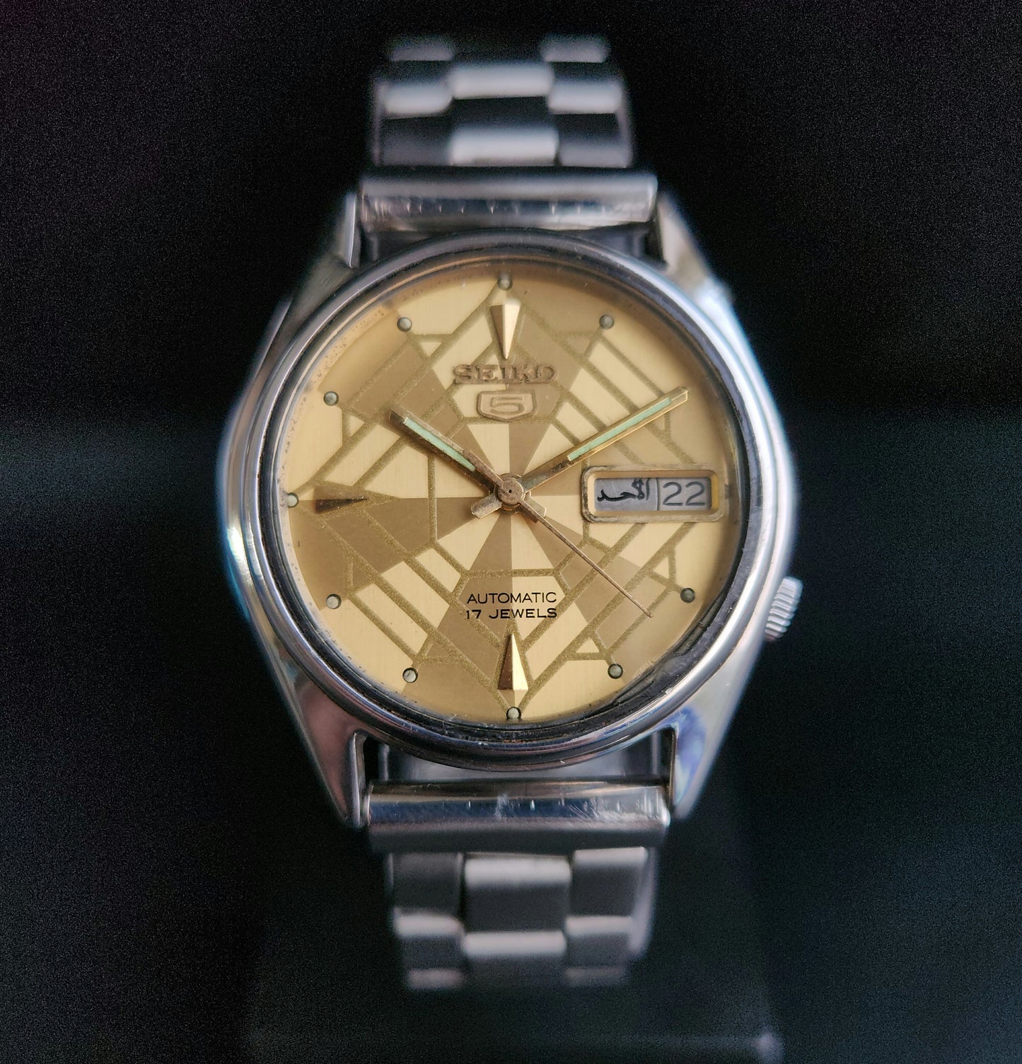 Vintage 1986 Original Seiko 5 Automatic 7009-3161 Golden Face 17 Jewels Day-Date Japanese Men's Wrist Watch J102