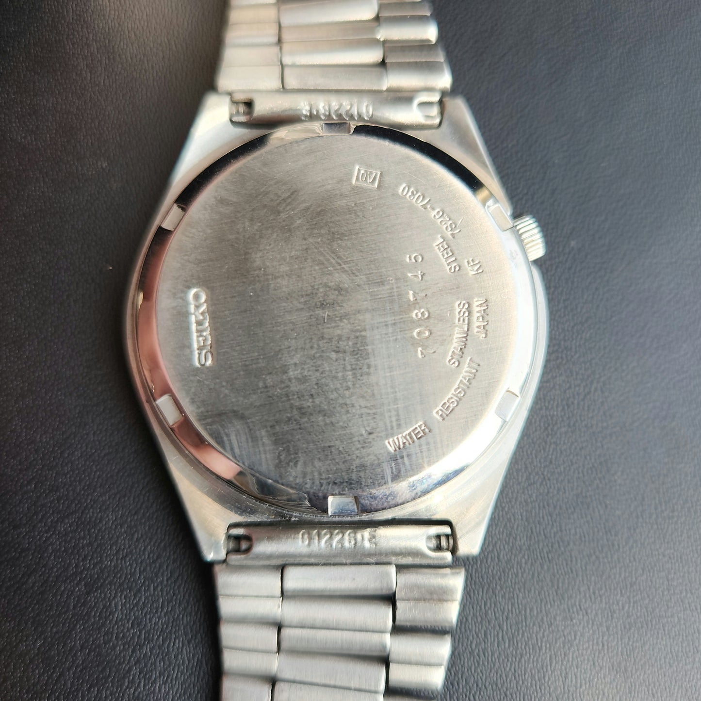 Vintage 1987 Original Seiko 5 Automatic 7826-7030 White Face 17 Jewels Day-Date Japanese Men's Wrist Watch J103