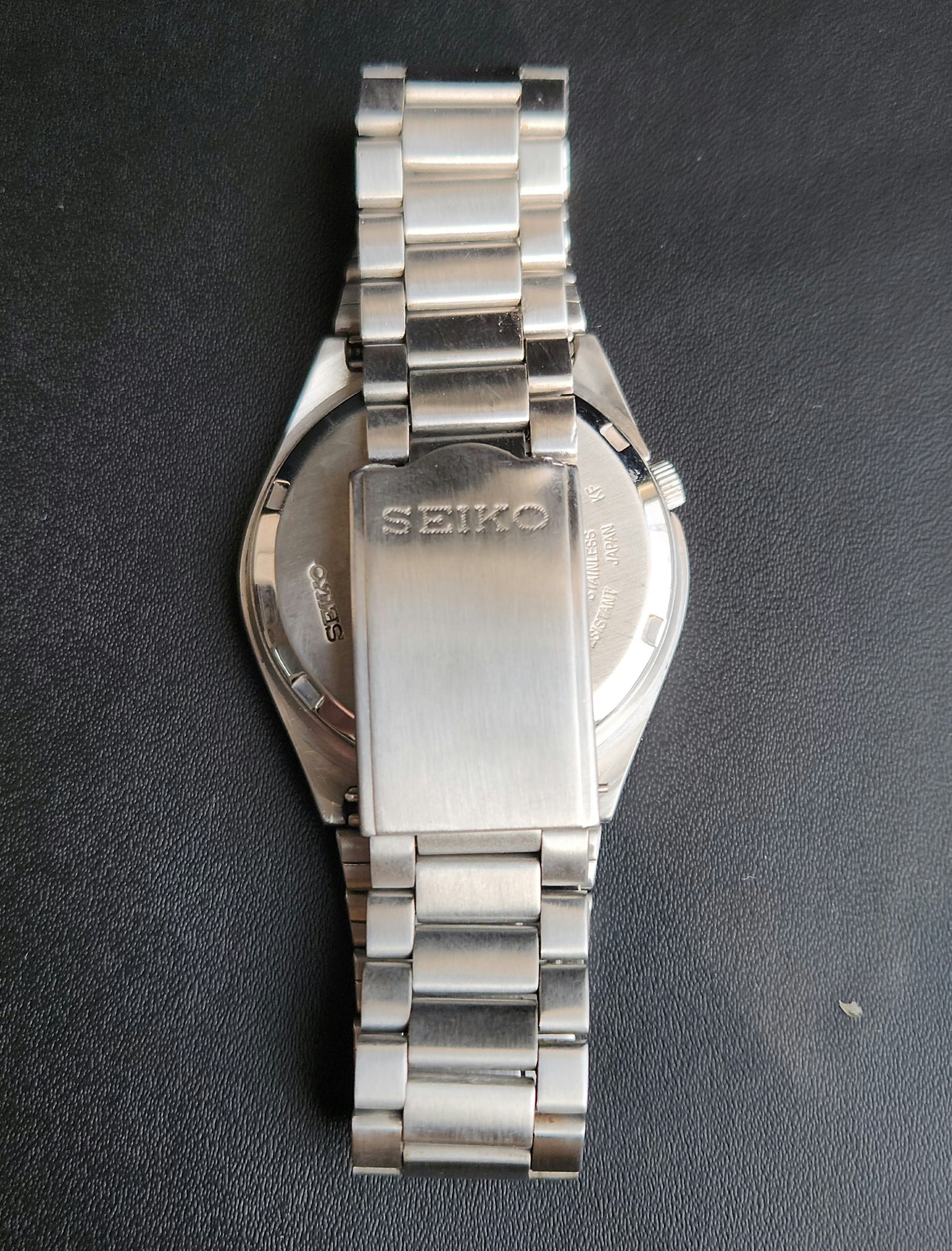 Vintage 1987 Original Seiko 5 Automatic 7826-7030 White Face 17 Jewels Day-Date Japanese Men's Wrist Watch J103