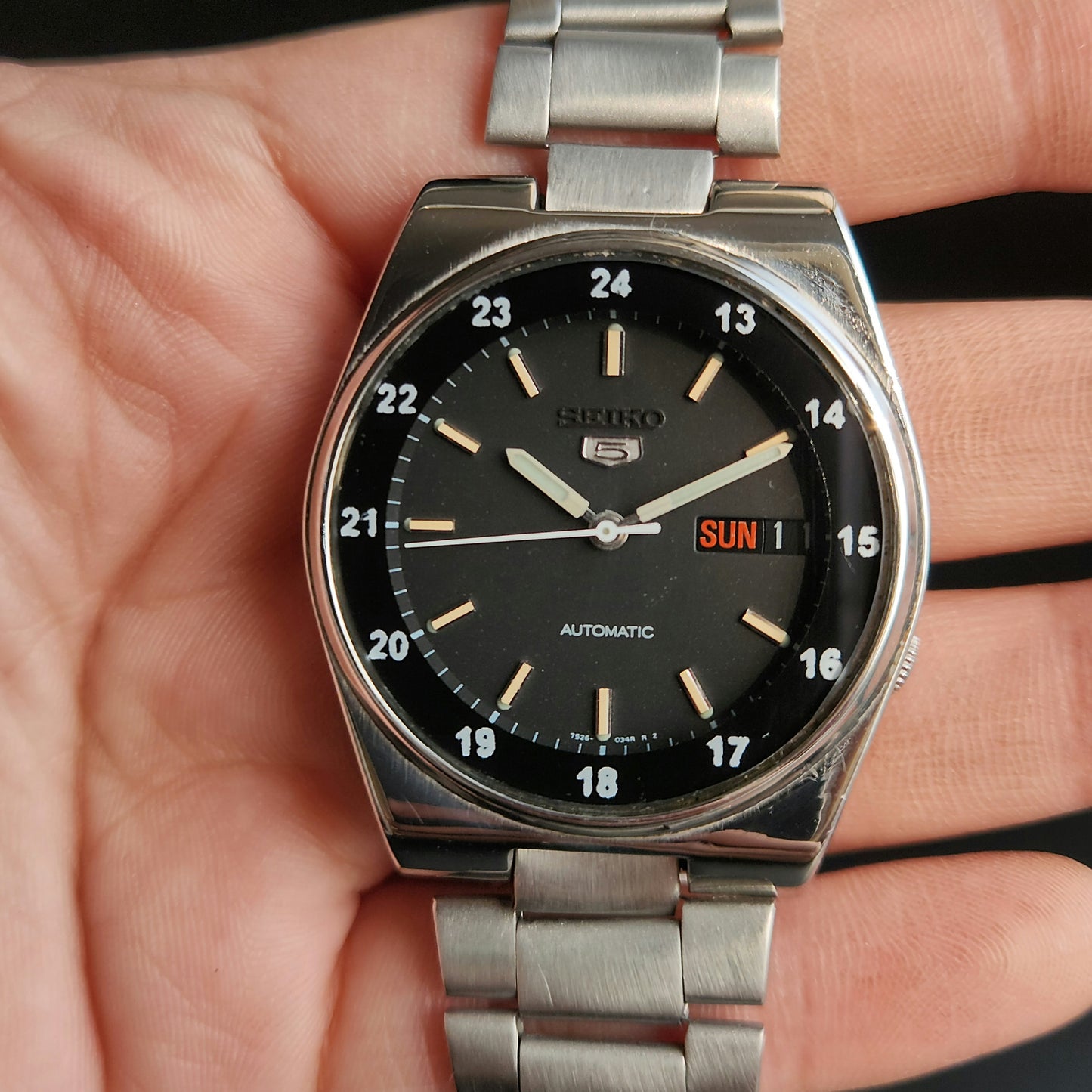 Vintage 1970 Original Seiko 5 Automatic 7S26-3160 Black Face 17 Jewels Day-Date Japanese Men's Wrist Watch J109