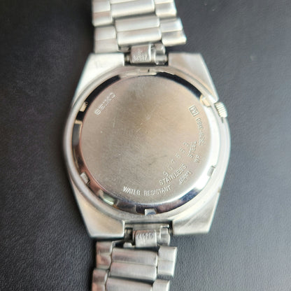 Vintage 1970 Original Seiko 5 Automatic 7S26-3160 Black Face 17 Jewels Day-Date Japanese Men's Wrist Watch J109