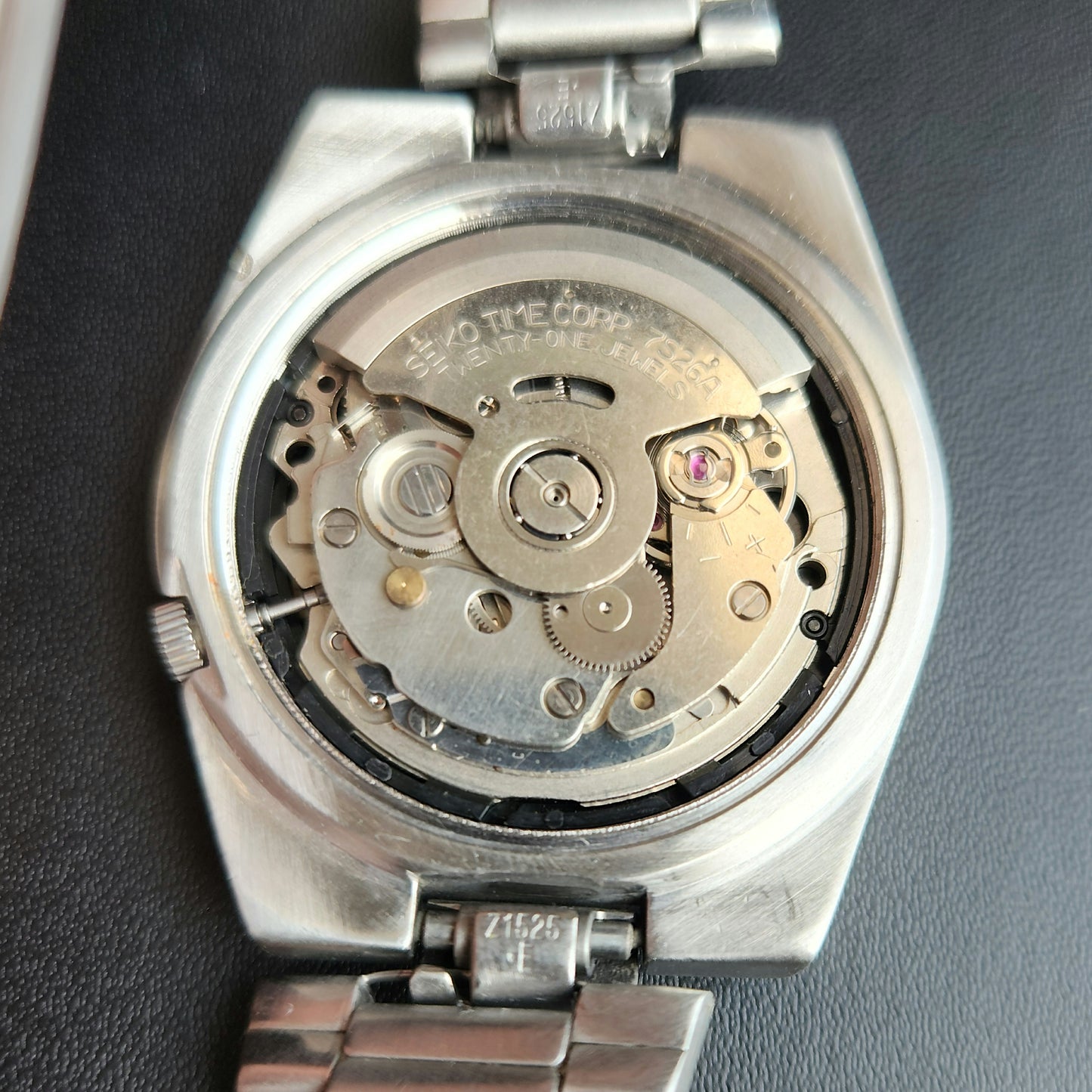 Vintage 1970 Original Seiko 5 Automatic 7S26-3160 Black Face 17 Jewels Day-Date Japanese Men's Wrist Watch J109