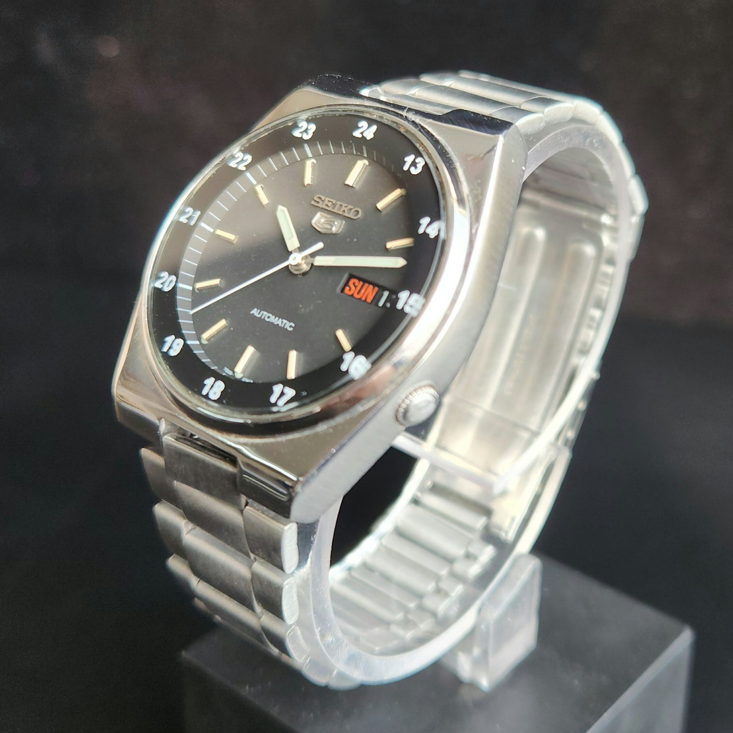 Vintage 1970 Original Seiko 5 Automatic 7S26-3160 Black Face 17 Jewels Day-Date Japanese Men's Wrist Watch J109