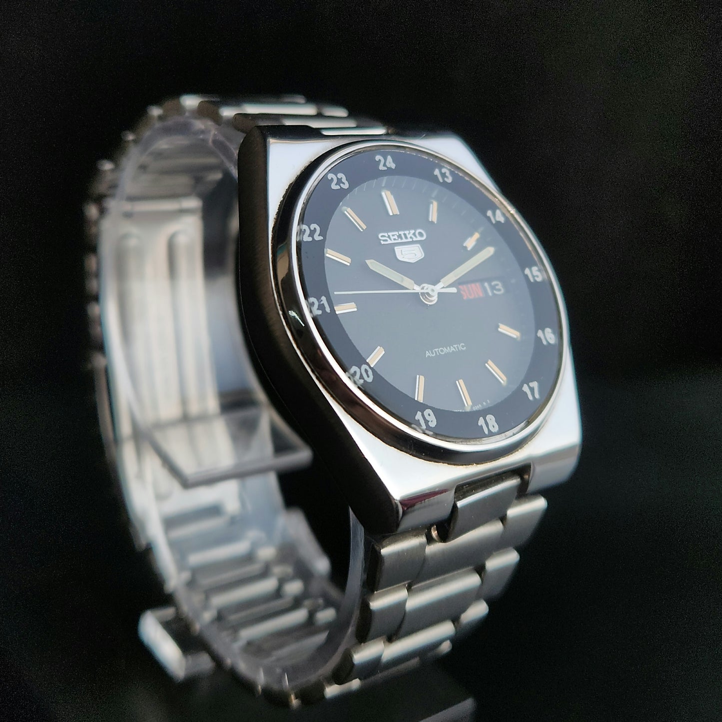 Vintage 1970 Original Seiko 5 Automatic 7S26-3160 Black Face 17 Jewels Day-Date Japanese Men's Wrist Watch J109