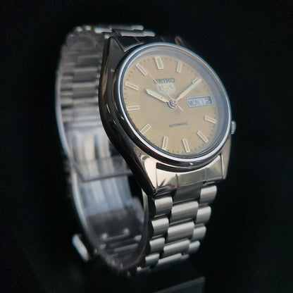Vintage 1985 Original Seiko 5 Automatic 7009-3101 Golden Face 17 Jewels Day-Date Japanese Men's Wrist Watch J104