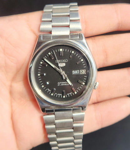 Vintage 1970 Original Seiko 5 Automatic 7019-8180 Black Face 17 Jewels Day-Date Japanese Men's Wrist Watch J105