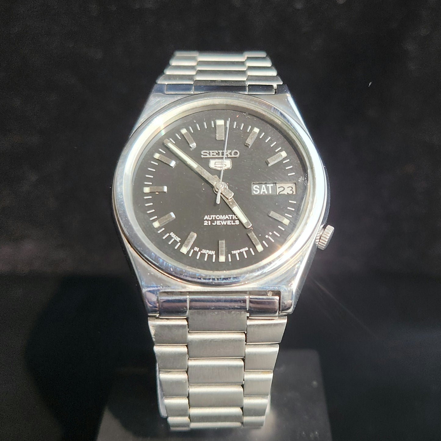 Vintage 1970 Original Seiko 5 Automatic 7019-8180 Black Face 17 Jewels Day-Date Japanese Men's Wrist Watch J105