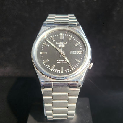 Vintage 1970 Original Seiko 5 Automatic 7019-8180 Black Face 17 Jewels Day-Date Japanese Men's Wrist Watch J105