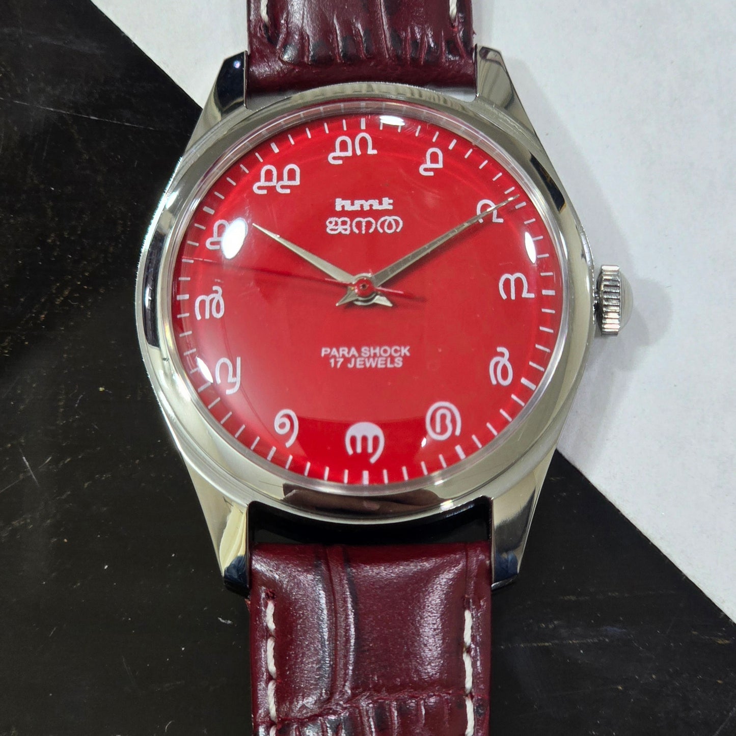 Vintage MOD HMT Janata Malayalam Hand Winding 17 Jewels Red Face Red Leather Strap Men's Wrist Watch K04