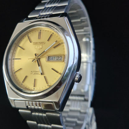 Vintage 1985 Original Seiko 5 Automatic 7009-876A Gold Golden Face 17 Jewels Day-Date Japanese Men's Wrist Watch S16