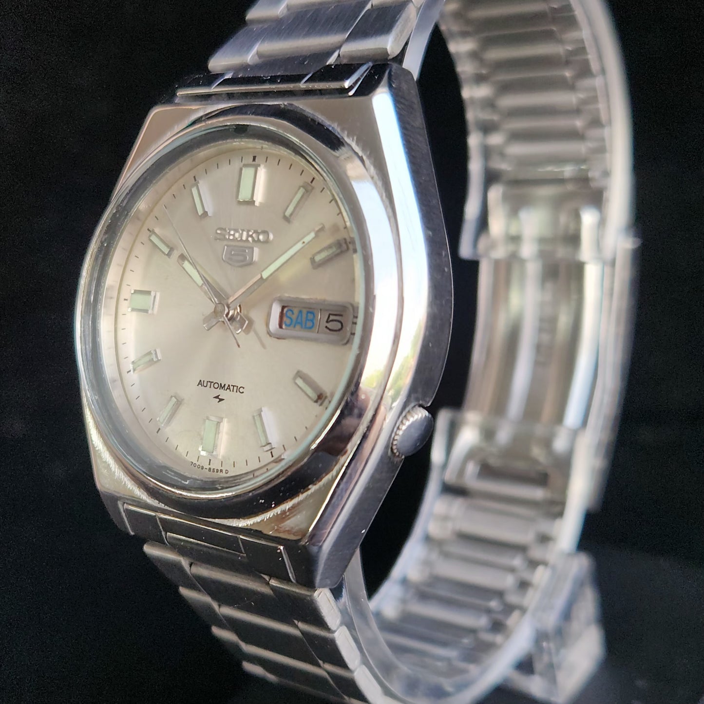 Vintage 1985 Original Seiko 5 Automatic 7009-876A Silver Face 17 Jewels Day-Date Japanese Men's Wrist Watch S17