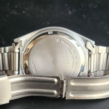 Vintage 1985 Original Seiko 5 Automatic 7009-876A Silver Face 17 Jewels Day-Date Japanese Men's Wrist Watch S17