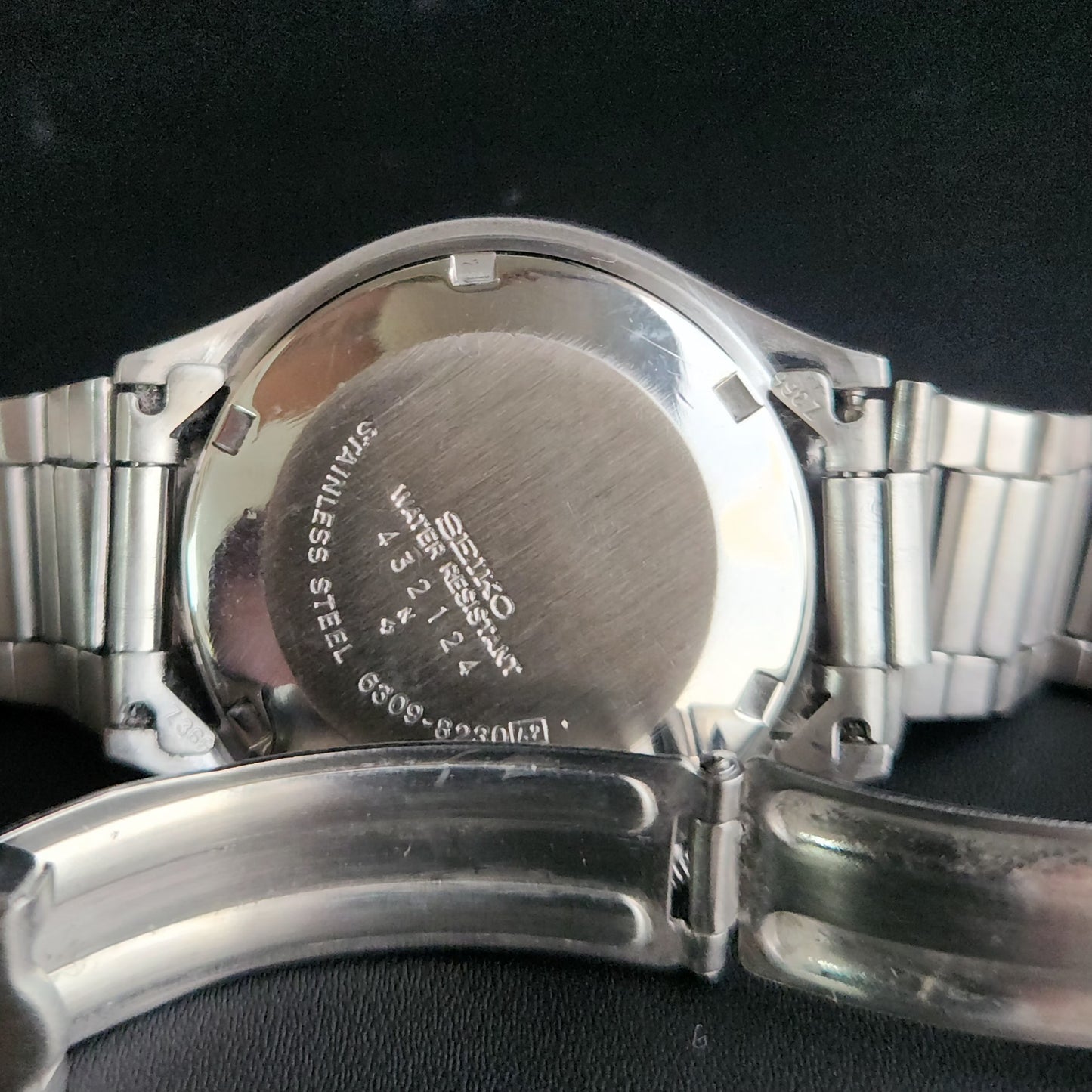 Vintage 1984 Original Seiko 5 Automatic 6309-8230 Black Face 17 Jewels Day-Date Japanese Men's Wrist Watch S18