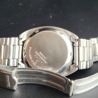 Vintage 1976 Original Seiko 5 Automatic 7009-3080 White Face 17 Jewels Day-Date Japanese Men's Wrist Watch S19
