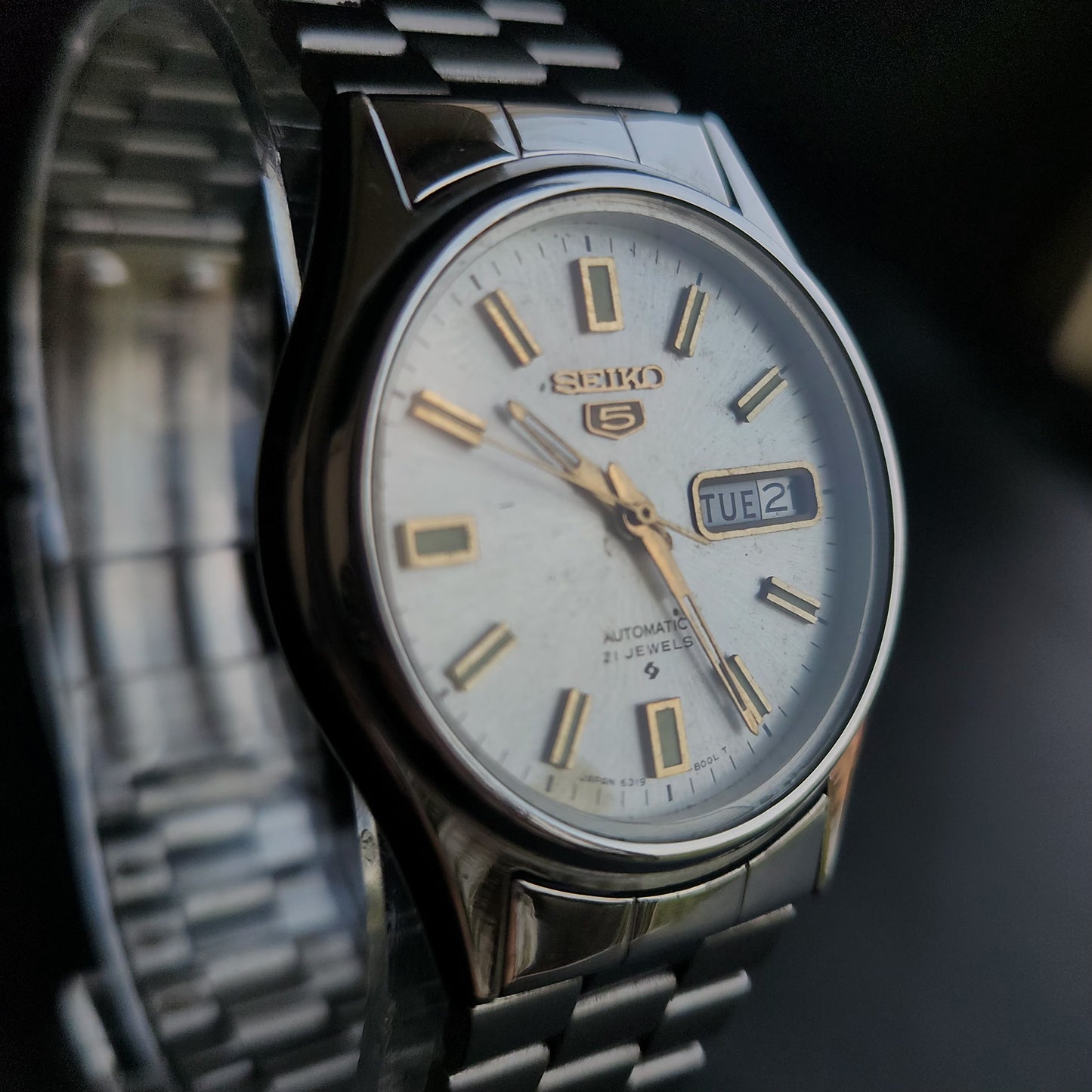 Vintage 1983 Original Seiko 5 Automatic 6309-8920 White Face 17 Jewels Day-Date Japanese Men's Wrist Watch S22