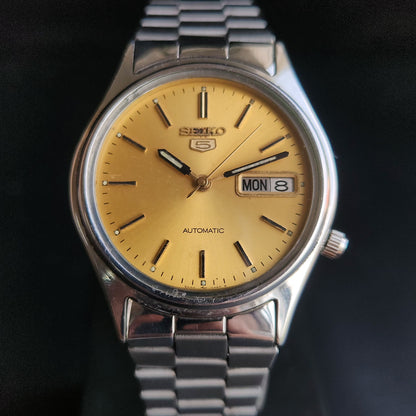 Vintage 1985 Original Seiko 5 Automatic 7009-3101 Golden Face 17 Jewels Day-Date Japanese Men's Wrist Watch S23