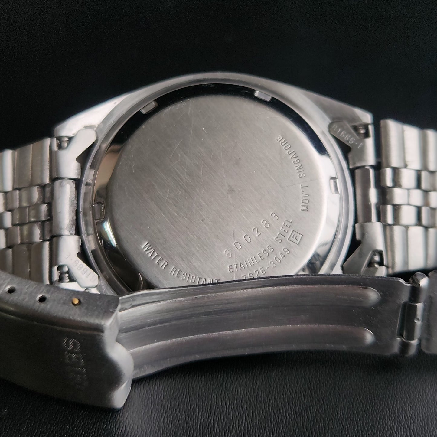 Vintage 1998 Original Seiko 5 Automatic 7S26-8049 Grey Face 21 Jewels Day-Date Japanese Men's Wrist Watch S24