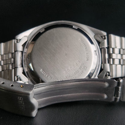 Vintage 1998 Original Seiko 5 Automatic 7S26-8049 Grey Face 21 Jewels Day-Date Japanese Men's Wrist Watch S24