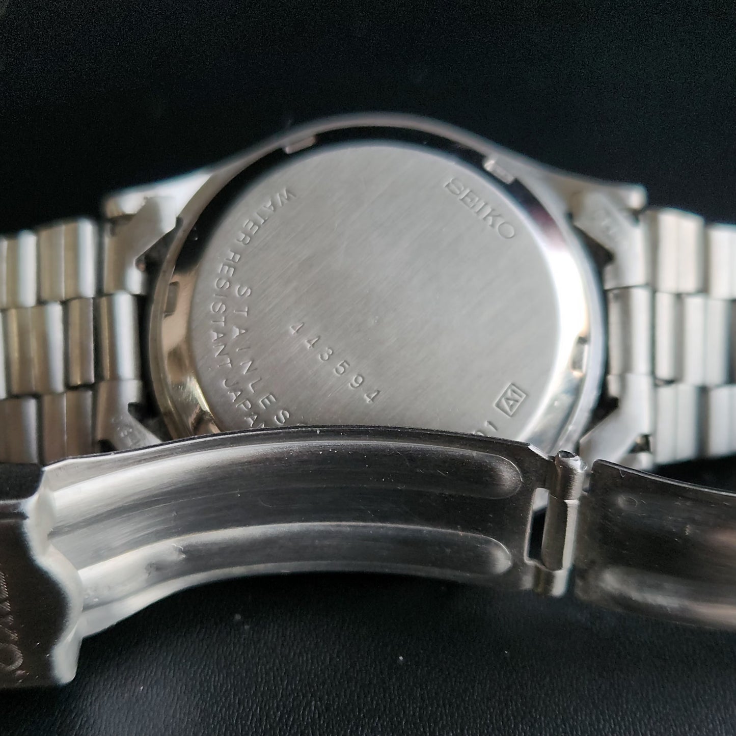Vintage 1984 Original Seiko 5 Automatic 7009-3101 Gold Face 17 Jewels Day-Date Japanese Men's Wrist Watch S25